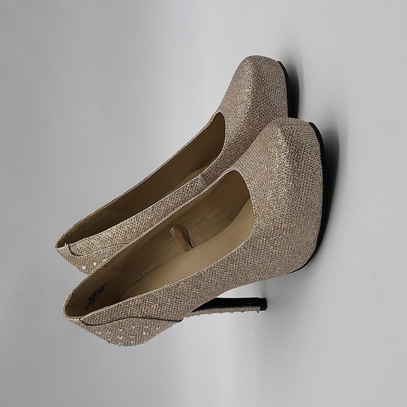 Nicole Shoes - 609- Nicole Platforms Heels Size 8 M
